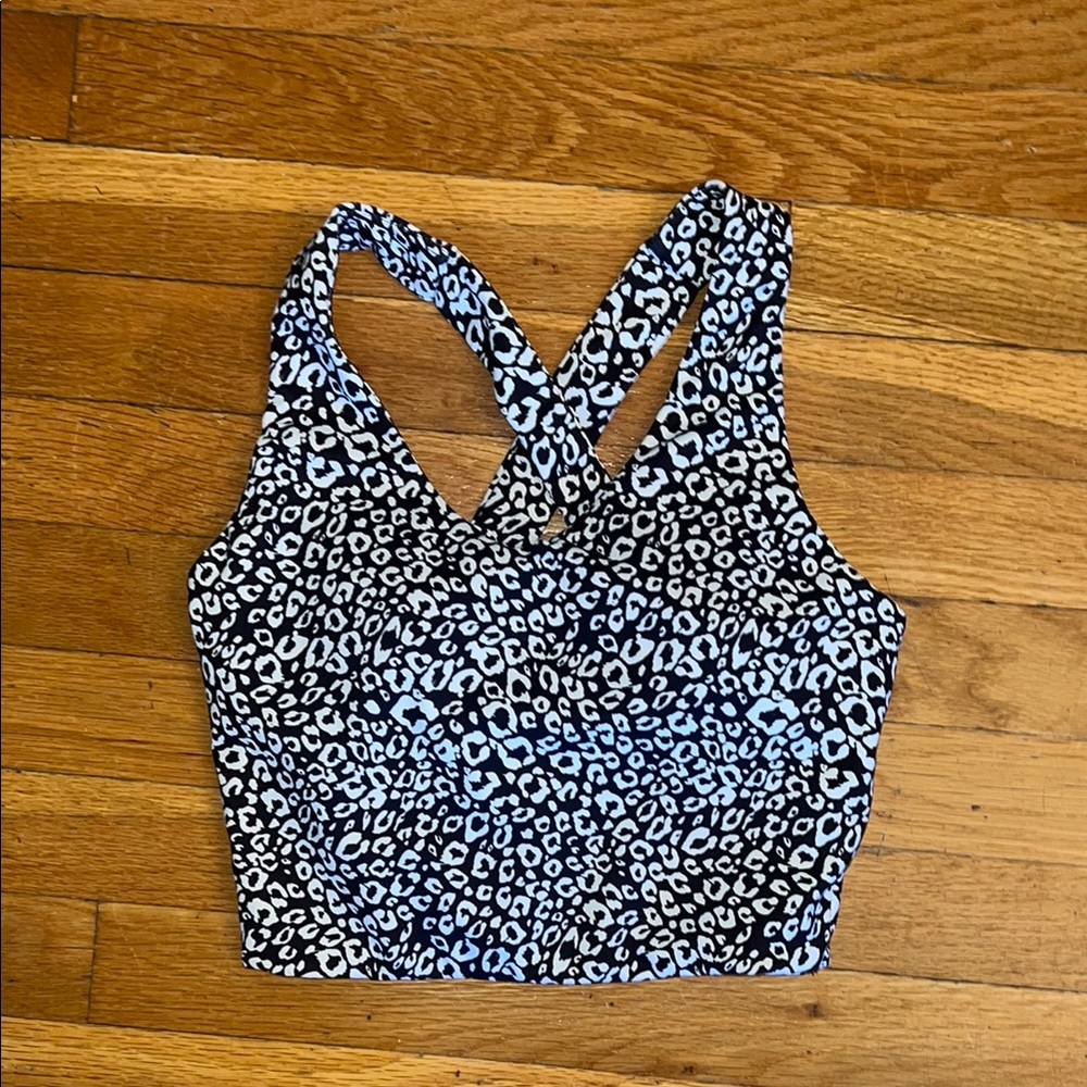 Leopard Print Cross-Back athletic Crop Top with pads